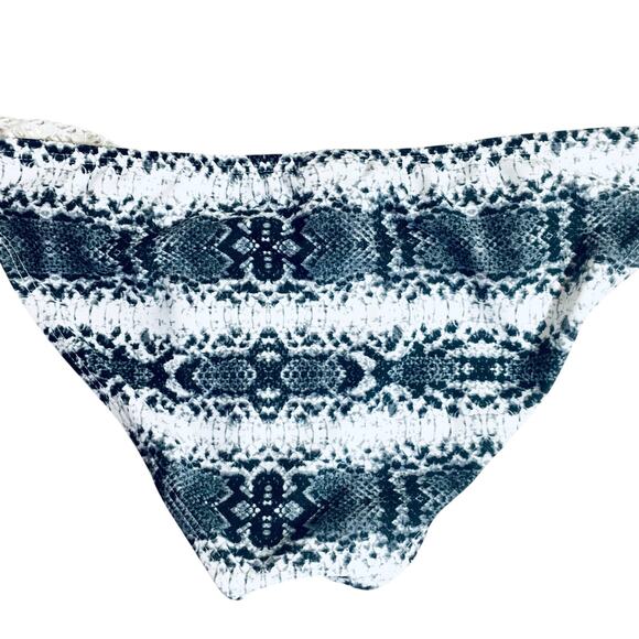 NWT Snakeskin Print & Macrame' Lace Bikini Candies S/XS Bohemian Cruise Vacation - Picture 8 of 10